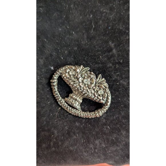 Vintage Floral Basket Brooch Pin Silver Tone Metal Oval Design Womens Jewelry Ac - Picture 5 of 5